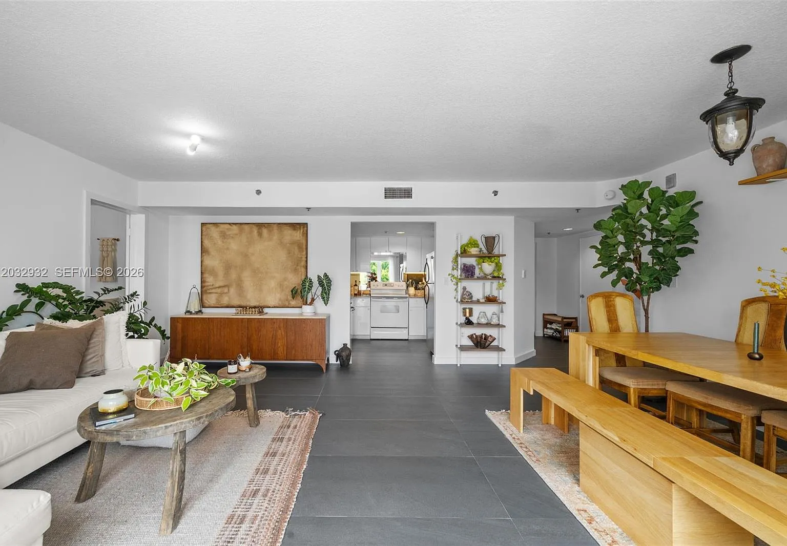 The Ambassadors Condo — Photo 2