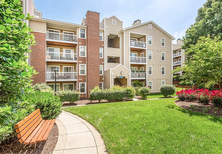 Sawyer Flats — Photo 4