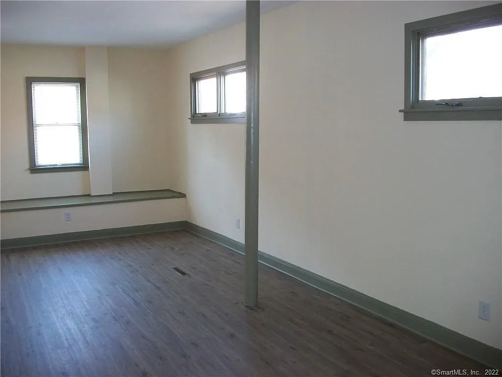 Building Photo - 35 Nash St #1