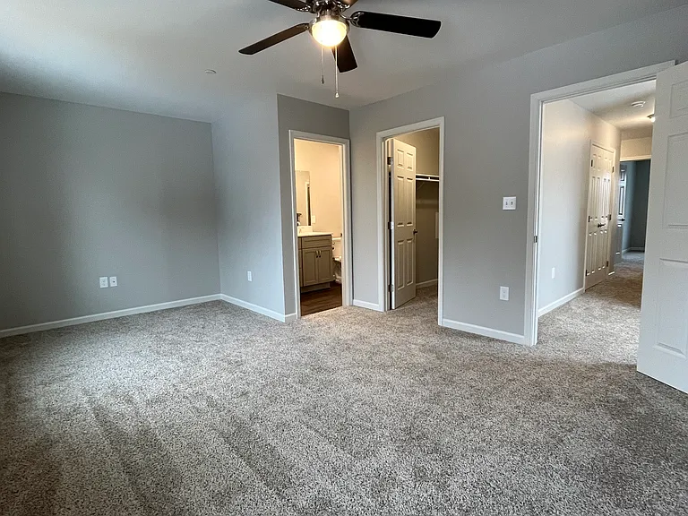 234 N Colonial Dr — Photo 18