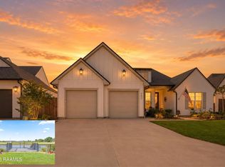 402 Sunshine Rise Dr, Broussard, LA 70518
