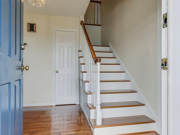 4th image of 302 Masonic Ave