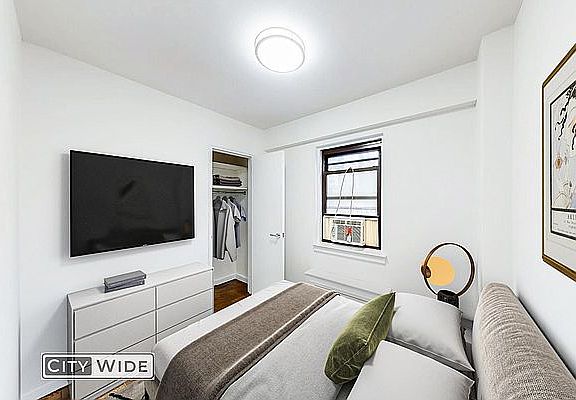 3rd image of 165 E 35th St APT 12F