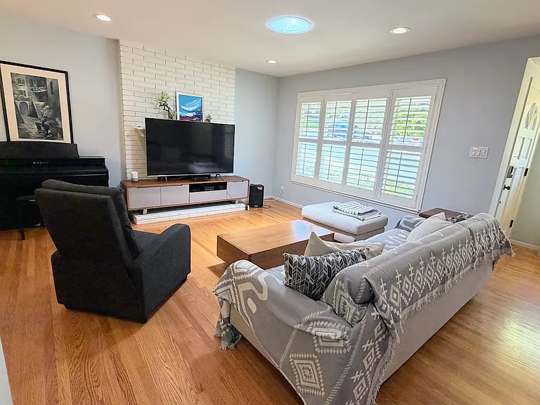 196 Madison Ave — Photo 2