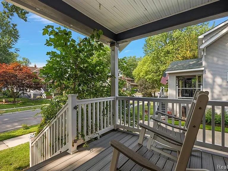 529 Hawthorn Ave — Photo 21