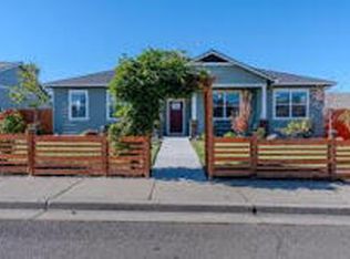 185 Suncrest Rd, Talent, OR 97540