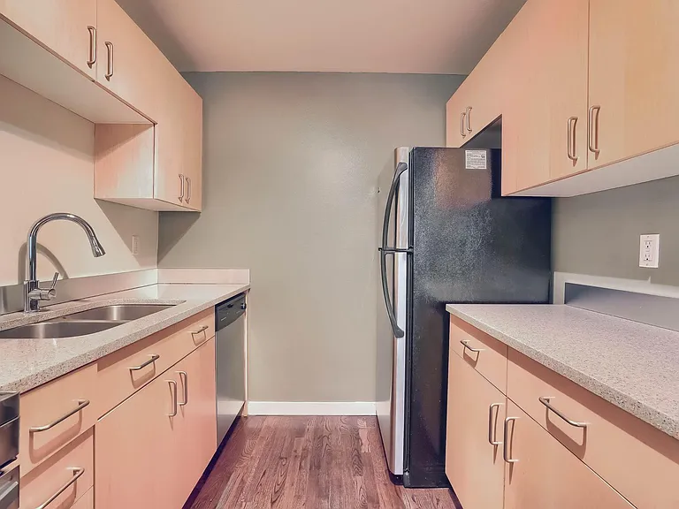 1245 Columbine St #204 — Photo 12