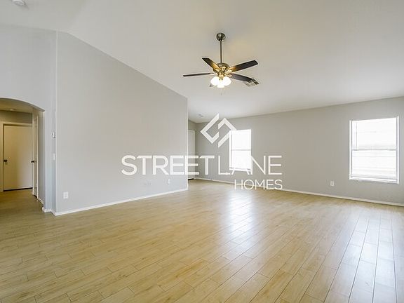 3rd image of 12753 W Soledad St