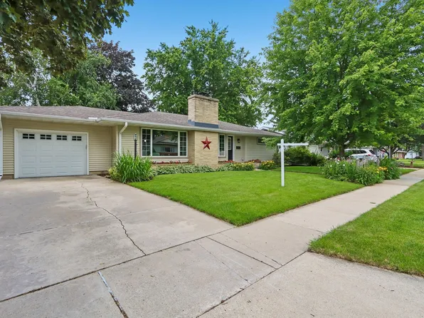 204 6th St, Waunakee, WI 53597