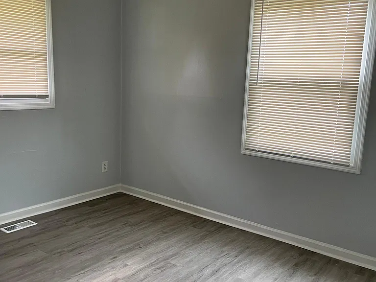 246 N Dennis Dr — Photo 6