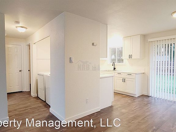 5th image of 17517 8th Ave E