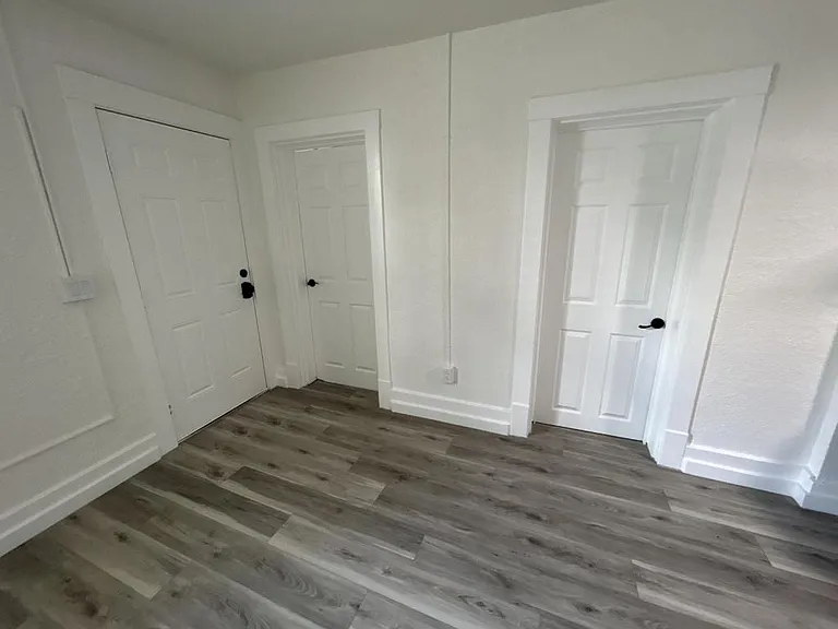 2102 Jefferson Ave — Photo 9