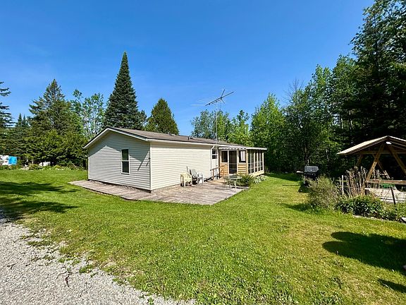 4th image of 476 Knob Hill Dr