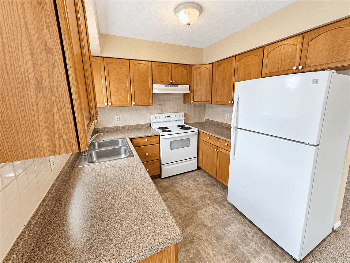 2 bed, $1,350 — Photo 2