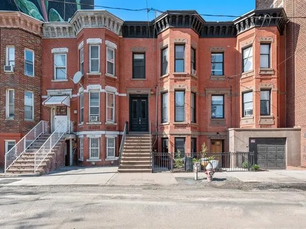 22 Cottage Street image 1 of 23