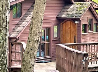 35 W Byrdcliffe Rd, Woodstock, NY 12498