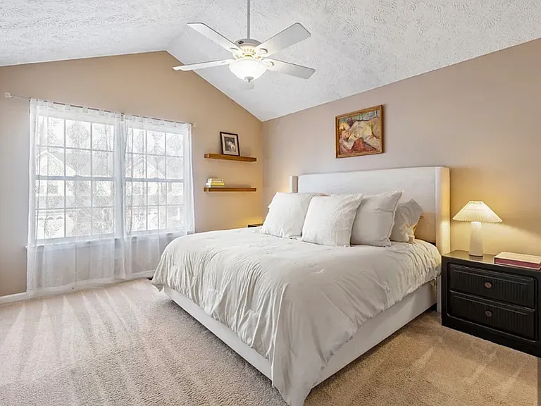 119 Stanton Hall Ln — Photo 8