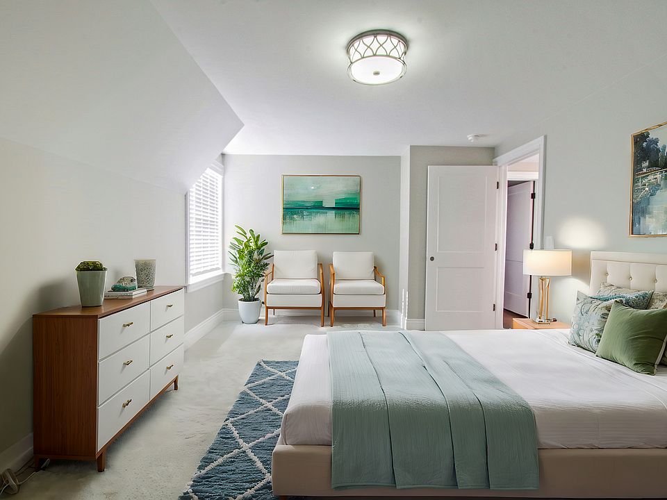 guest bedroom-(note: shown for staging purposes only. Apartment is not furnished).