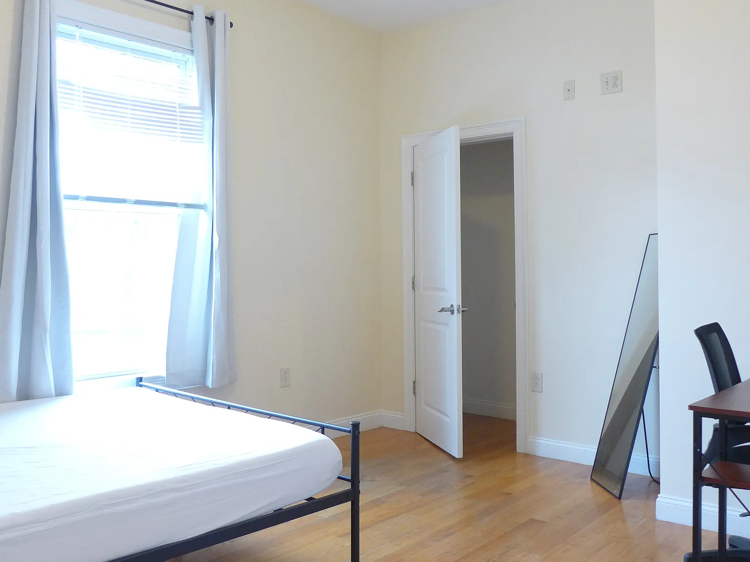 3 bed, 9999 sqft, $3,400 — Photo 4