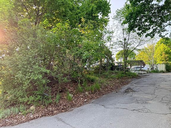 5th image of 32 Mount Globe St