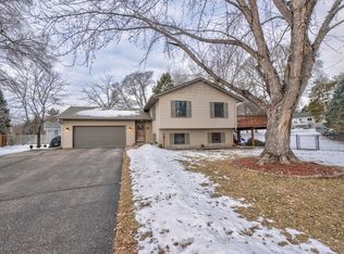 811 Fox Tree Ln N, Hudson, WI 54016