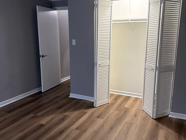 9143 S Roberts Rd — Photo 11