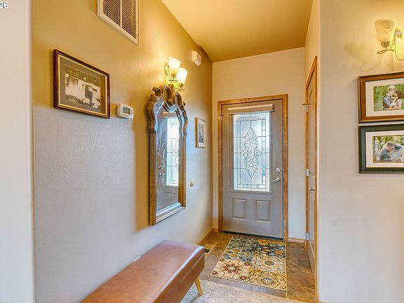 3rd image of 2175 NW Gilliam Ave