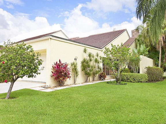 02_front_33 Edinburgh Drive