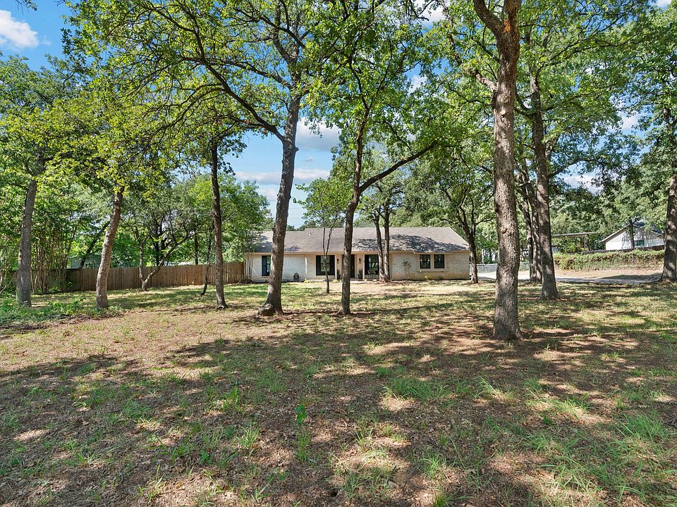 1st image of 3 Larkwood Ln