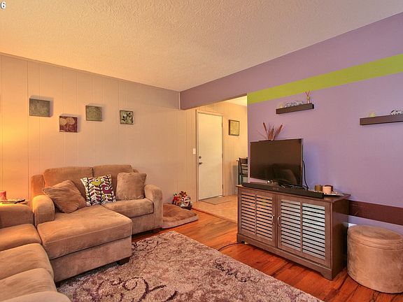 3rd image of 9335 SE Regents Dr