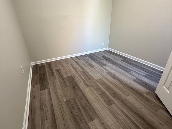 4th image of 144 W Side Ave #2F