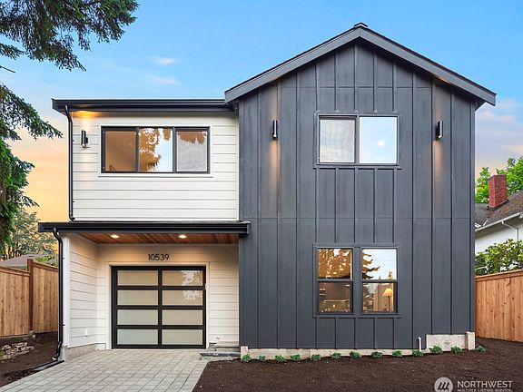 4th image of 10539 Ashworth Avenue N