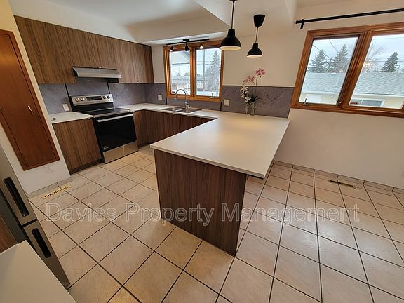 3rd image of 11204 48th Ave NW