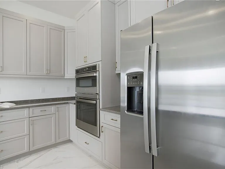 20195 Ainsley St — Photo 15