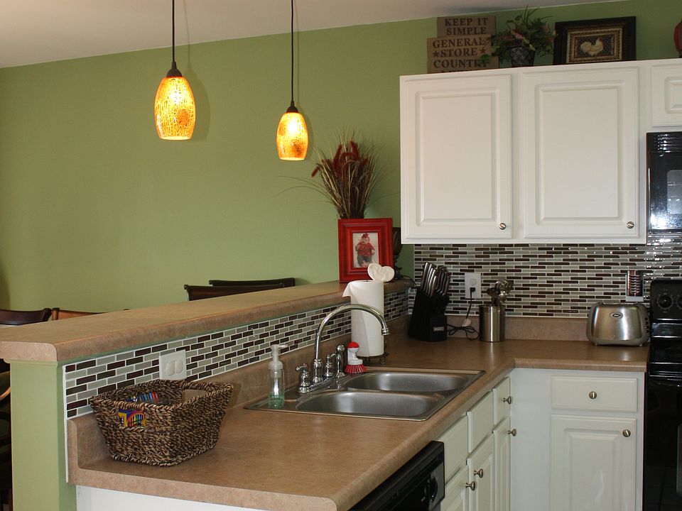 2nd image of 6004 Holland Park Ln