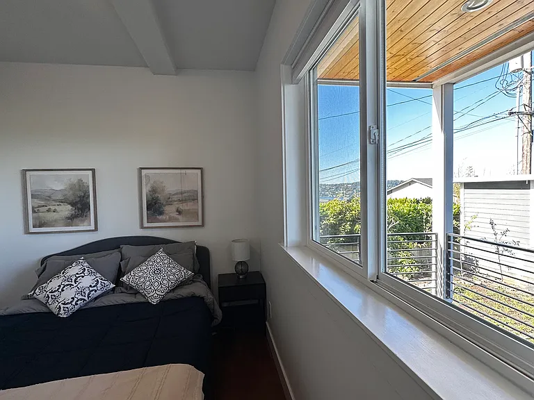 11014 Cornell Ave S — Photo 14