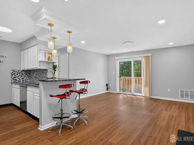 5208 Ravens Crest Dr — Photo 6
