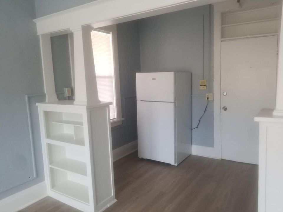1st image of 35 N J St #18