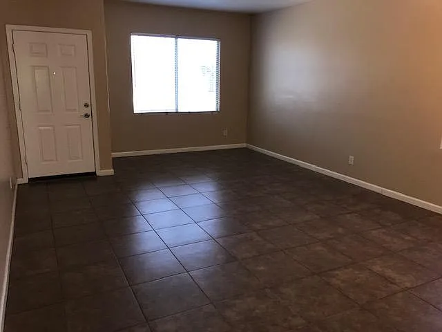 8706 W Bobby Lopez Dr — Photo 2