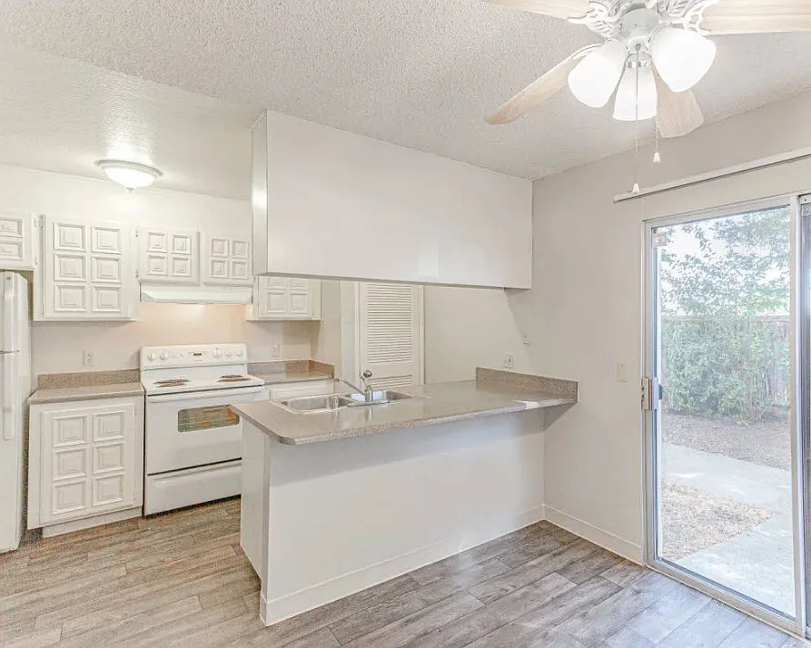Autumn Oaks Apartments — Photo 2