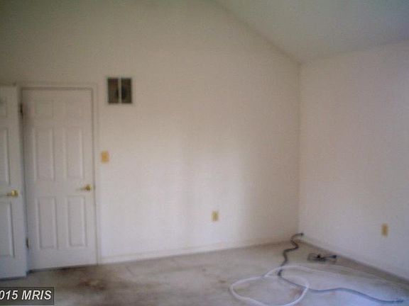 5th image of 8817 Creekway Dr