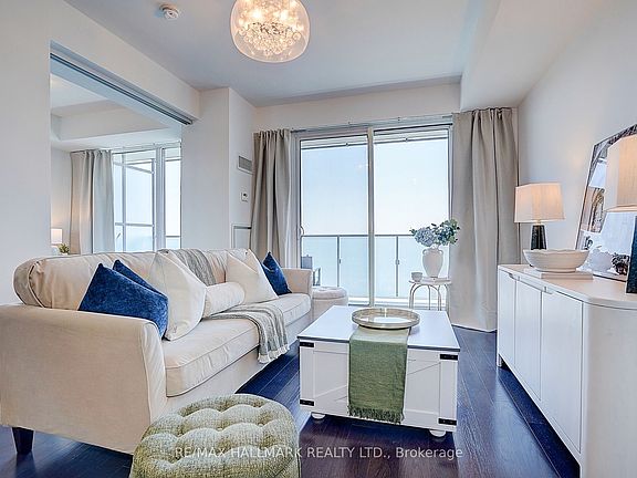 4th image of 65 Saint Mary St #2906