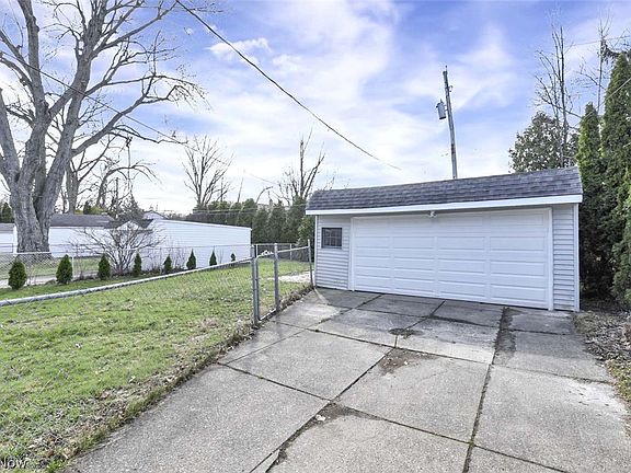 4th image of 5012 S Barton Rd