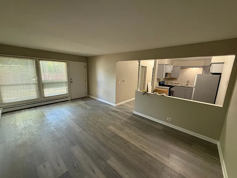 2415 Paradise Blvd — Photo 12