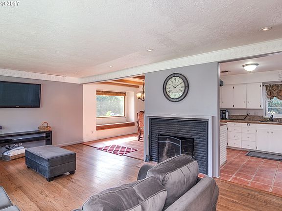 5th image of 6720 SE Catalina Ln