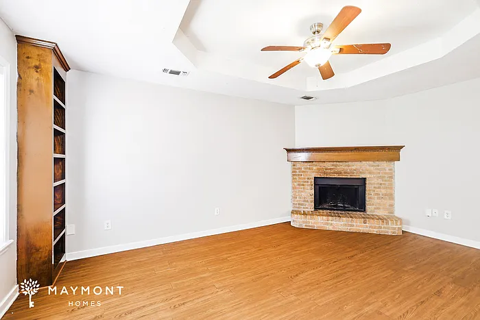 3 bed, 2.0 bath, 1308 sqft, $1,775 — Photo 3