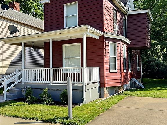 2nd image of 382 Houston St