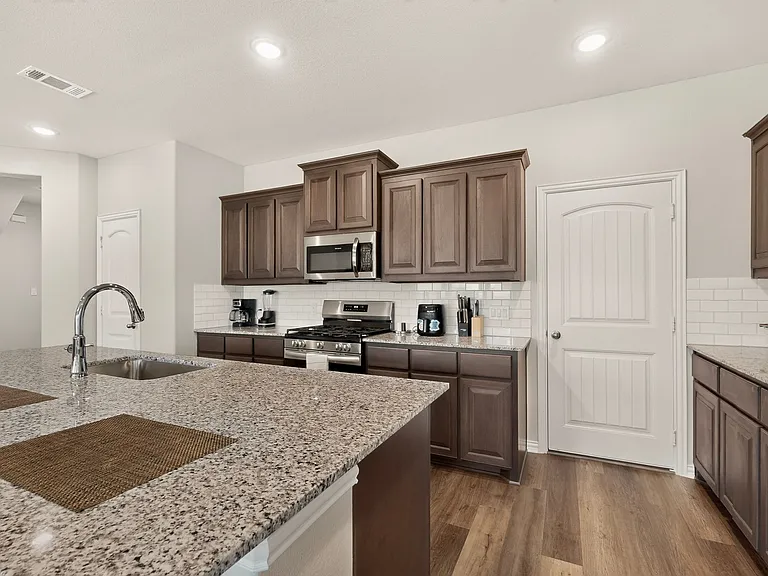 3531 Columbus St — Photo 13