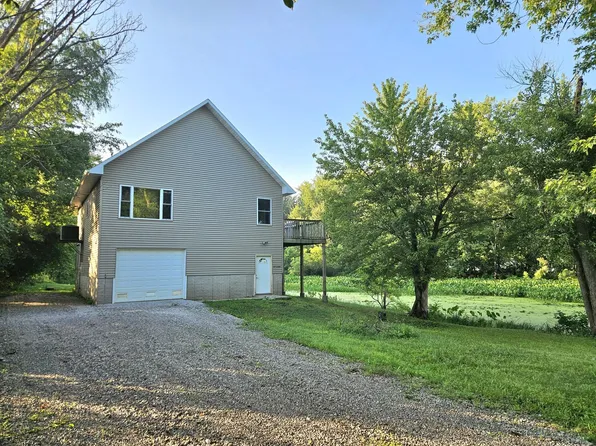 3056 Iowa Ave #22, Muscatine, IA 52761