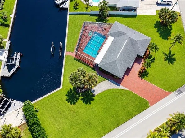 5301 Bayview CT, CAPE CORAL, FL 33904